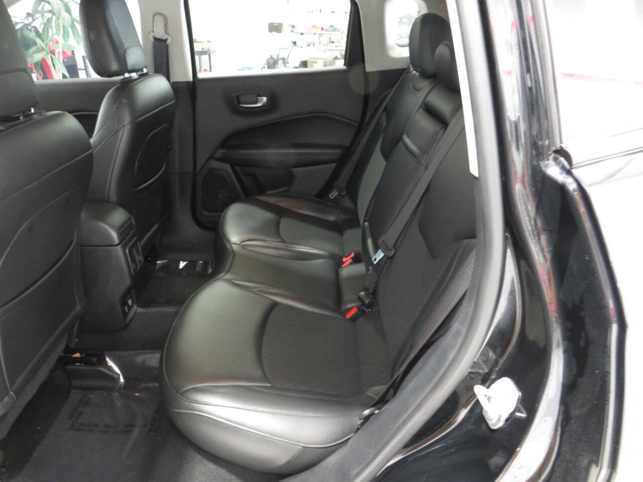Used 2019 Jeep Compass Latitude AWD/4WD image 12