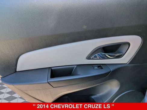 Used 2014 Chevrolet Cruze LS FWD image 24