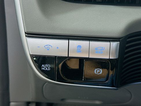 Used 2024 Hyundai Ioniq 5 SEL image 17