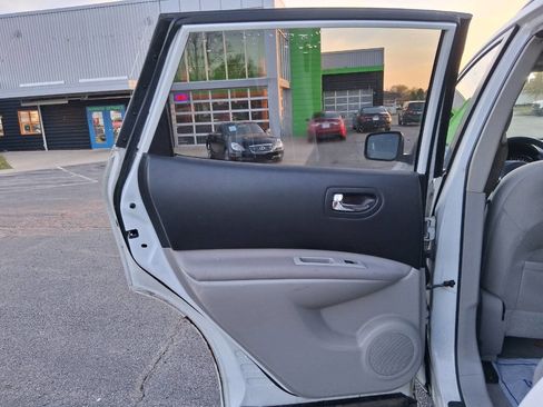 Used 2012 Nissan Rogue SV FWD image 10