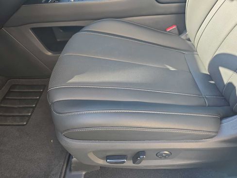 Certified 2026 INFINITI QX60 Luxe w/ Family Package FWD image 16