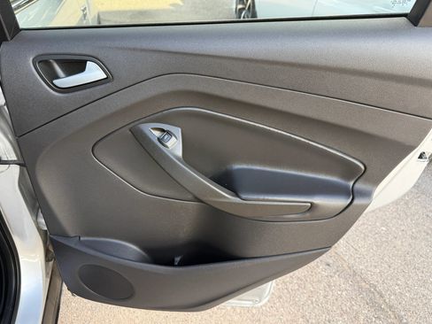 Used 2018 Ford Escape SE w/ SE Sync 3 Package FWD image 18