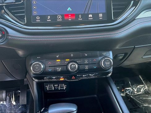 Used 2025 Dodge Durango GT AWD/4WD image 15