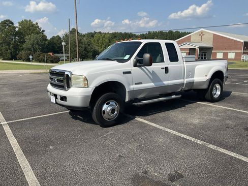Used 2006 Ford F350 XLT AWD/4WD image 15