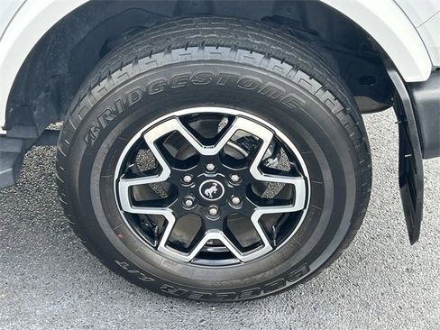 Used 2023 Ford Bronco Outer Banks image 13