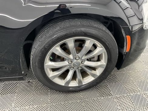 Used 2016 Chrysler 300 C image 31