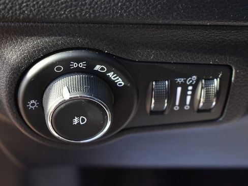 Used 2018 Jeep Compass Limited w/ Navigation Group image 27