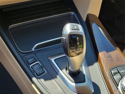 Used 2017 BMW 320i Sedan image 23