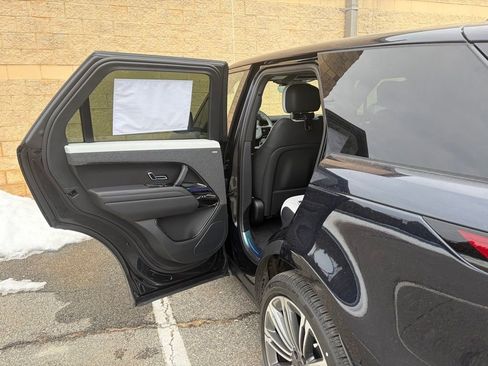 New 2026 Land Rover Range Rover Sport Dynamic SE AWD/4WD image 12