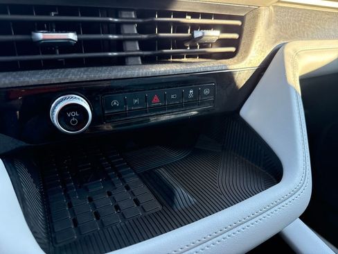 Used 2025 Ford Explorer Platinum w/ LUX Leather Package image 47