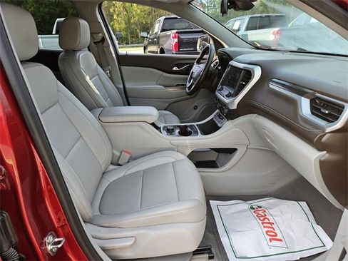 Used 2023 GMC Acadia SLT image 15
