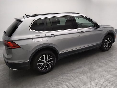 Used 2021 Volkswagen Tiguan SE w/ Panoramic Sunroof Package AWD/4WD image 10