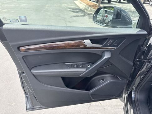 Used 2020 Audi Q5 2.0T Premium Plus w/ Premium Plus Package AWD/4WD image 9