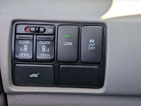 Used 2016 Honda Odyssey EX-L image 17