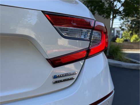 Used 2020 Honda Accord Touring image 29