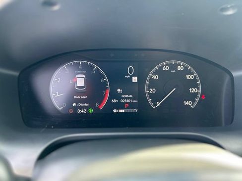 Used 2025 Honda HR-V Sport image 16