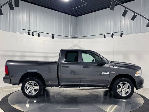 Used 2017 RAM 1500 Express w/ Express Value Package AWD/4WD image 4