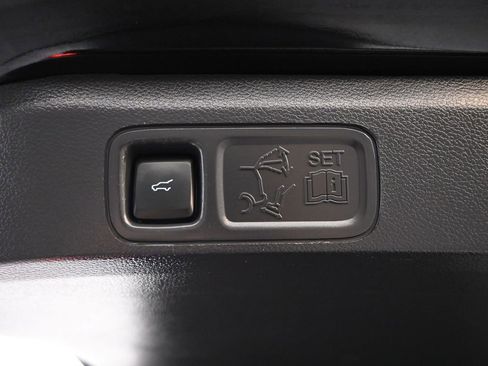 Used 2022 Ford Expedition Limited image 45