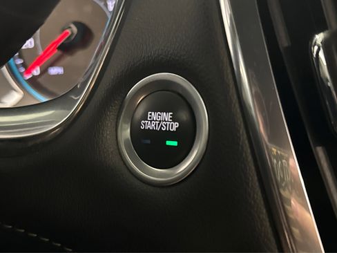 Used 2023 Chevrolet Traverse LT image 31