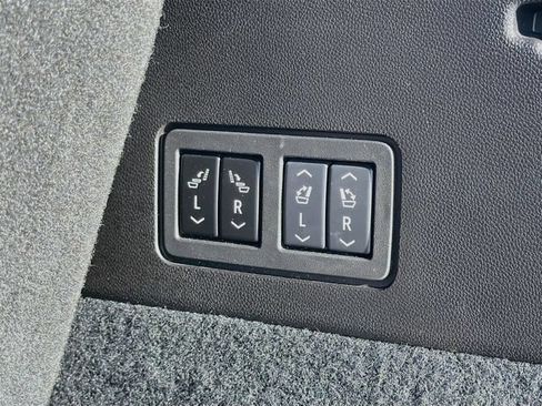 Used 2024 Cadillac XT6 Premium Luxury FWD image 13