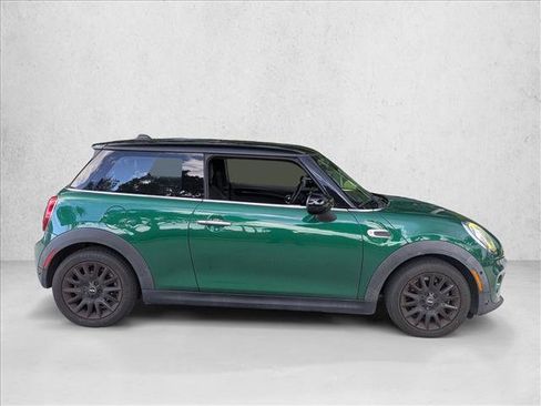 Used 2021 MINI Cooper 2-Door Hardtop w/ Driver Assistance Package FWD image 4