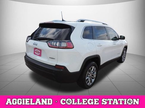 Used 2019 Jeep Cherokee Latitude Plus w/ Cold Weather Group FWD image 4