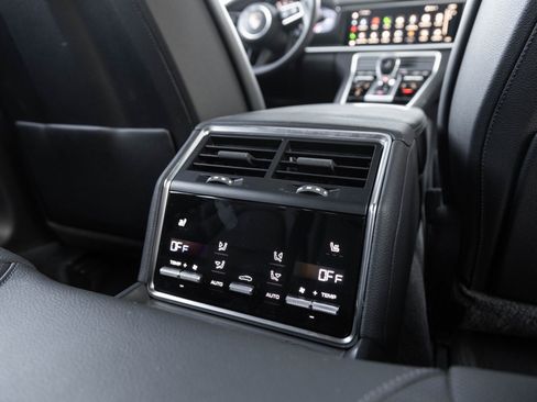 Used 2023 Porsche Panamera 4 Platinum Edition image 29