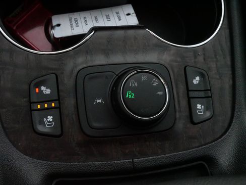 Used 2023 GMC Acadia Denali w/ Black Diamond Edition image 30