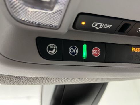 Certified 2023 GMC Acadia SLT AWD/4WD image 32