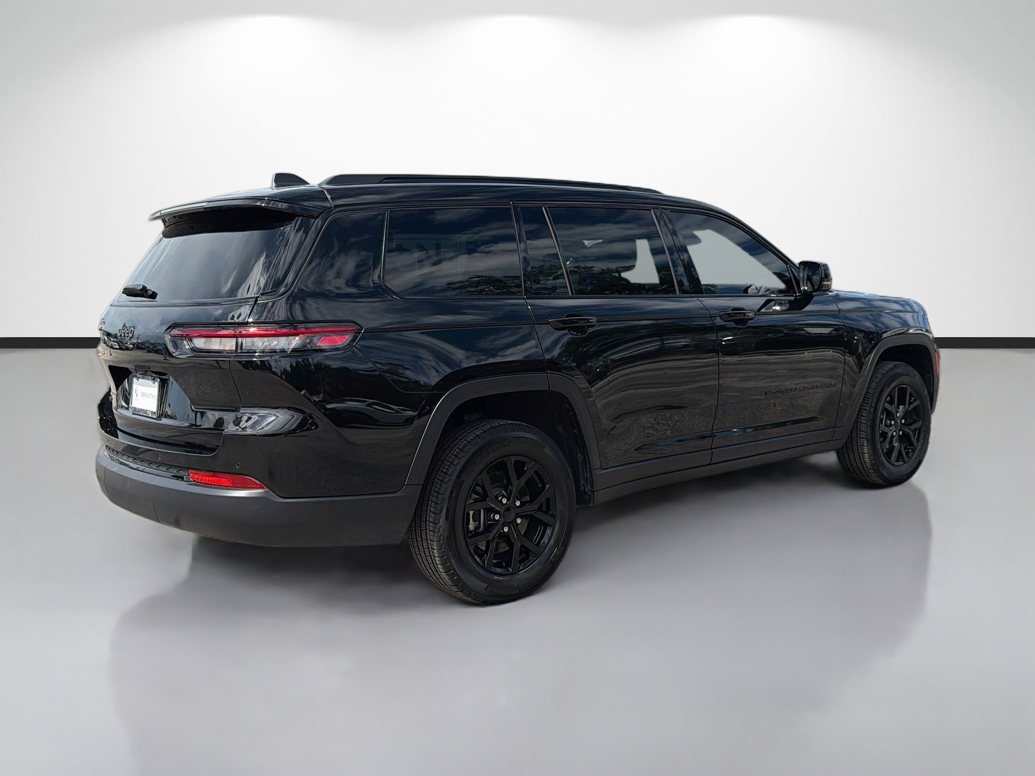 Used 2024 Jeep Grand Cherokee L Laredo AWD/4WD image 3