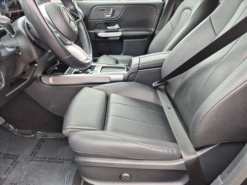 Used 2025 Mercedes-Benz GLB 250 4MATIC image 15