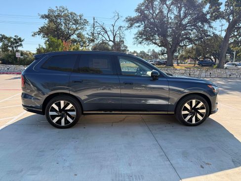 Used 2025 Volvo EX90 Ultra AWD/4WD image 7