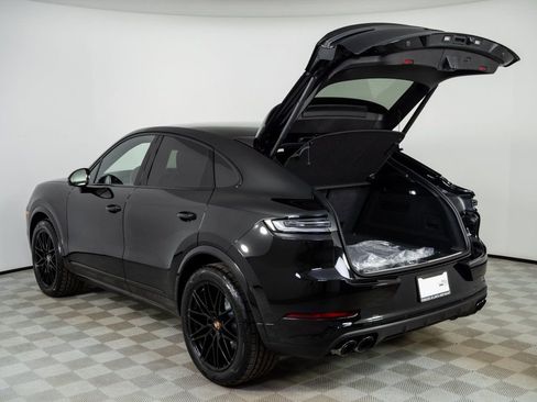 New 2026 Porsche Cayenne Base image 33