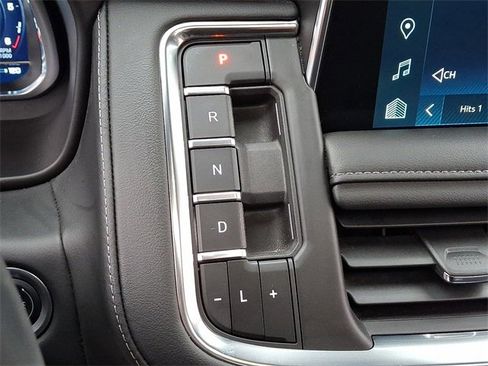 Certified 2024 Chevrolet Tahoe Z71 w/ Luxury Package image 15