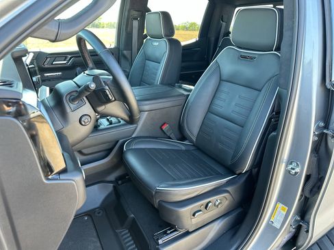 Used 2025 GMC Sierra 1500 AT4X image 11