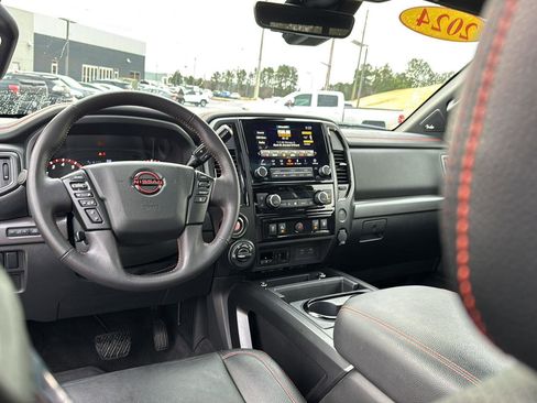 Used 2024 Nissan Titan PRO-4X w/ Pro-4x Convenience Package image 16