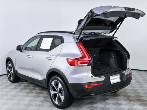 Certified 2025 Volvo XC40 B5 Plus image 33