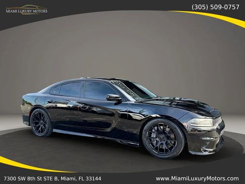 Used 2017 Dodge Charger R/T Scat Pack w/ Dynamics Package RWD image 1