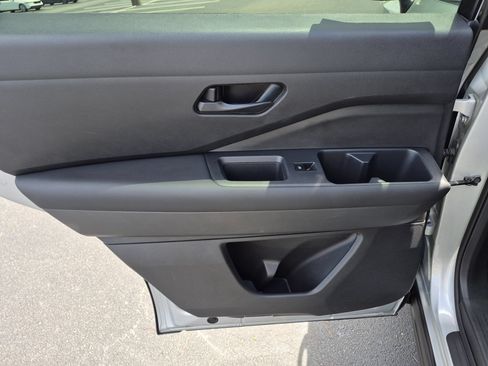 Used 2024 Nissan Pathfinder SV FWD image 26