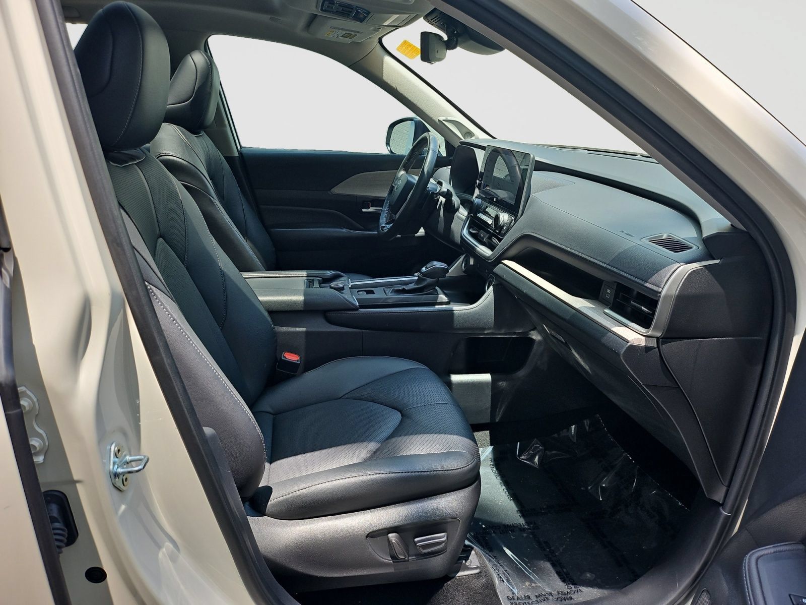 Used 2024 Toyota Grand Highlander AWD image 15
