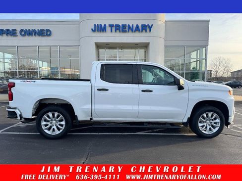 Used 2021 Chevrolet Silverado 1500 Custom image 1
