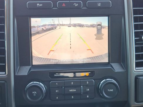 Used 2020 Ford F350 XLT w/ FX4 Off-Road Package image 17