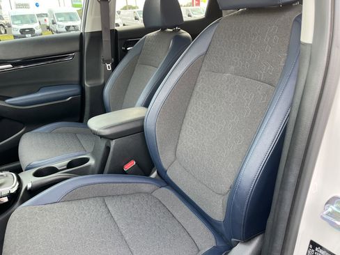 Used 2025 Kia Seltos S image 18