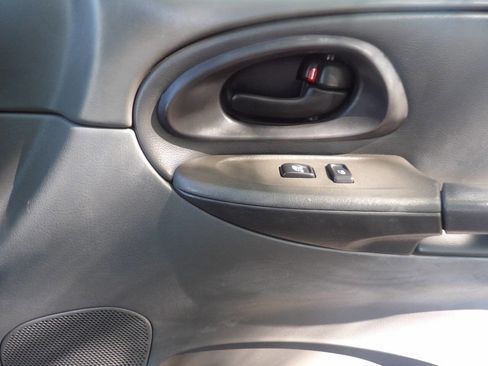 Used 2003 Chevrolet TrailBlazer LTZ image 27