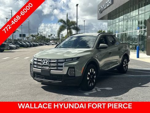 Used 2025 Hyundai Santa Cruz SEL FWD image 2