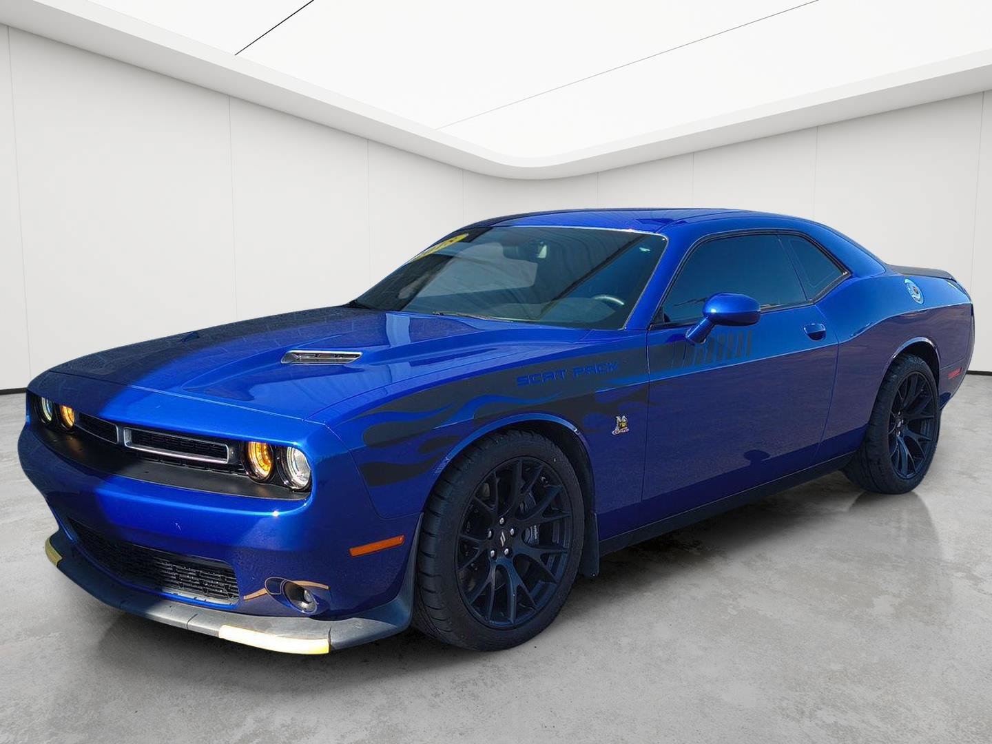 Used 2018 Dodge Challenger R/T Scat Pack w/ Dynamics Package RWD image 32