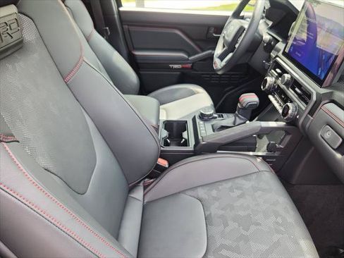 Certified 2025 Toyota Tacoma TRD Pro AWD/4WD image 19