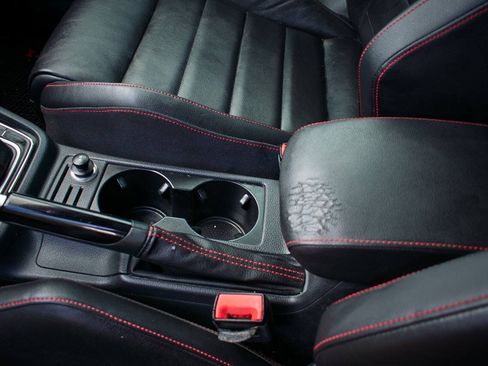 Used 2016 Volkswagen GTI Autobahn w/ Lighting Package (SEL) FWD image 27