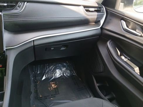 Used 2023 Jeep Grand Cherokee L Laredo RWD image 35