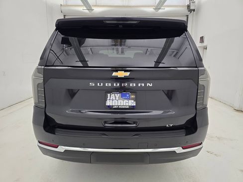 New 2026 Chevrolet Suburban LT w/ Comfort Package image 40